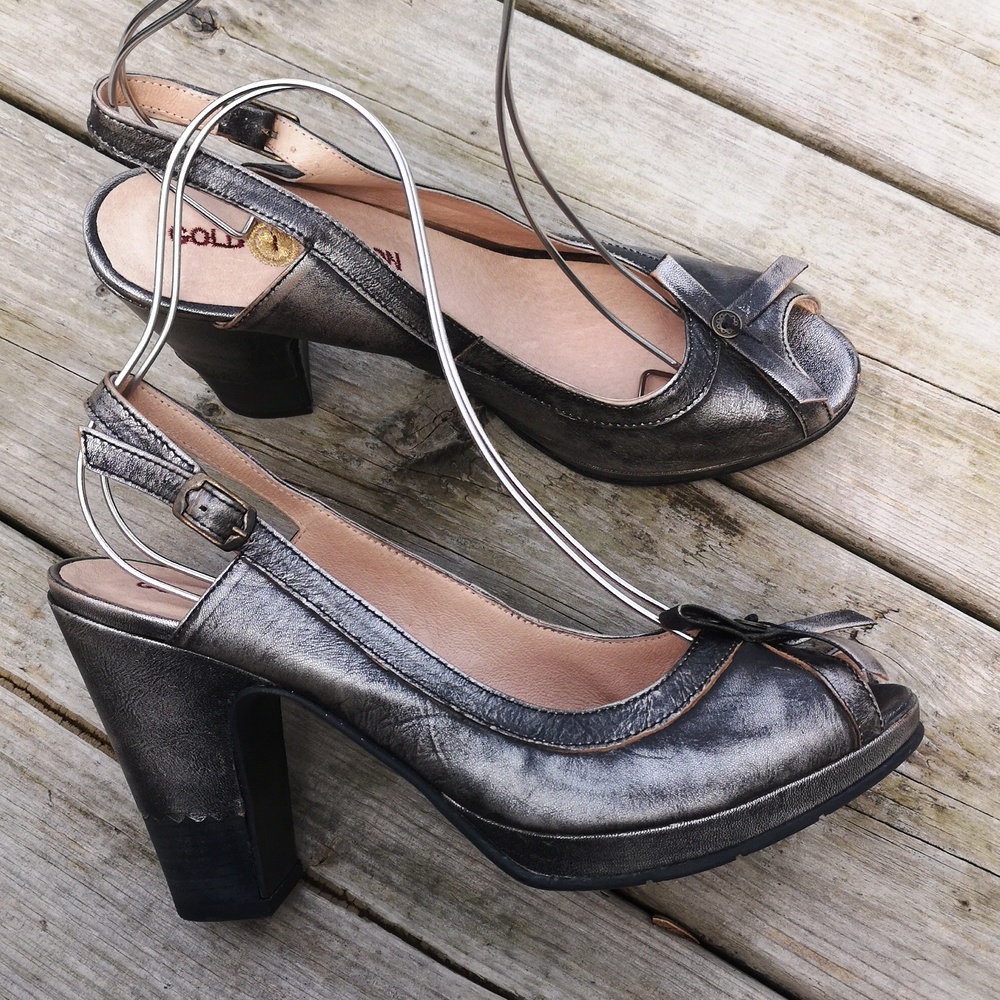 Gold Button heeled sandals